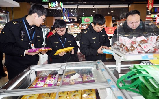 筑牢节日“安全网”——延吉市开展元宵节食品销售安全专项检查纪实